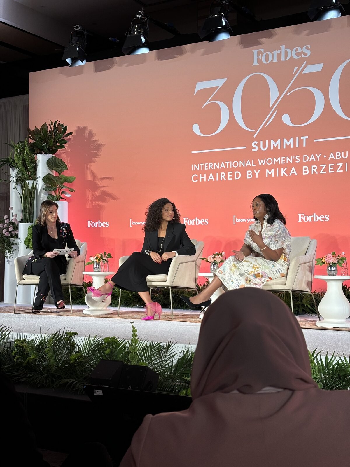 Panel de femmes inspirantes sur scène
